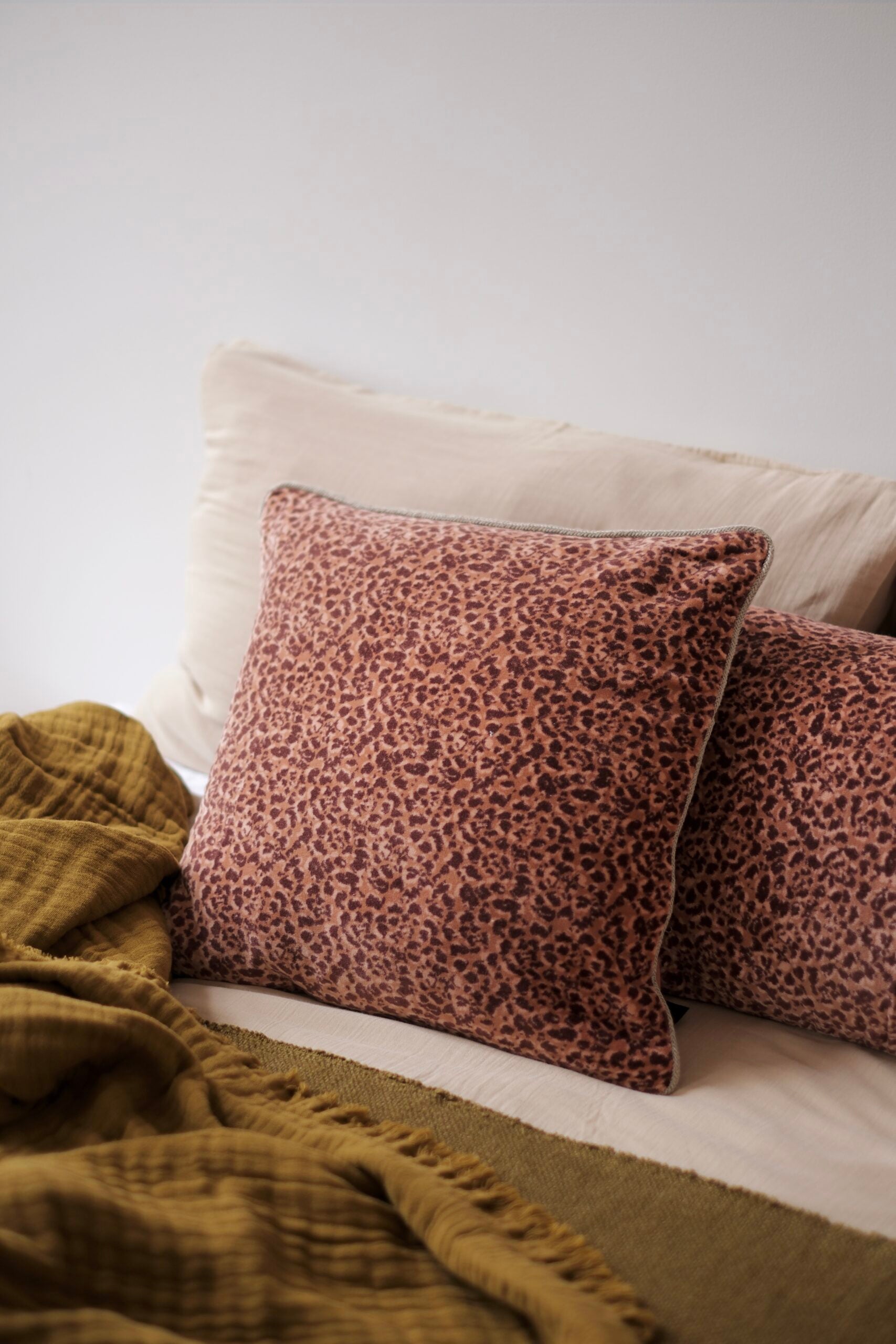 Coussin Léopard 45x45cm Mocaccino