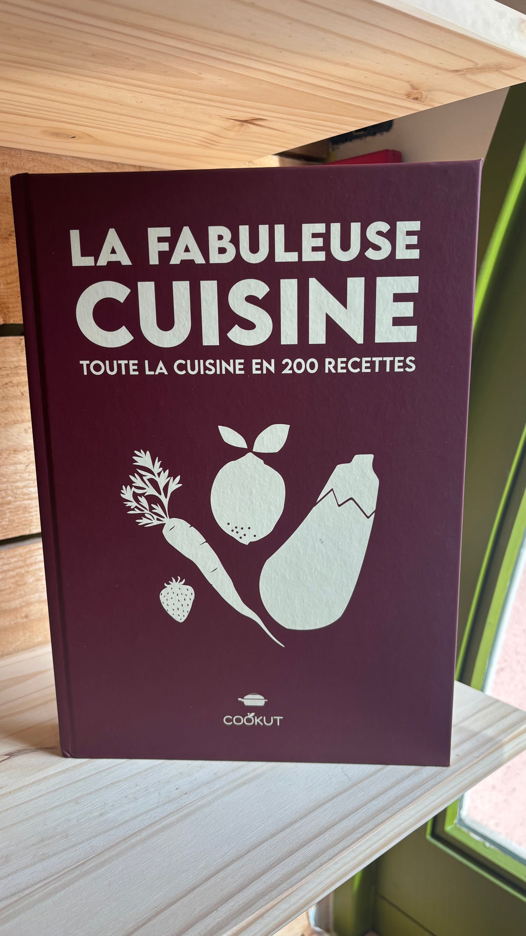 Livre de 200 recettes – La Fabuleuse Poêle 8 en 1 – Cookut – Rouge Rubis