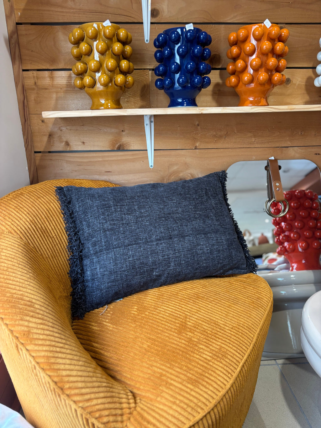 Coussin Anta à franges Caviar – 40 x 60 cm