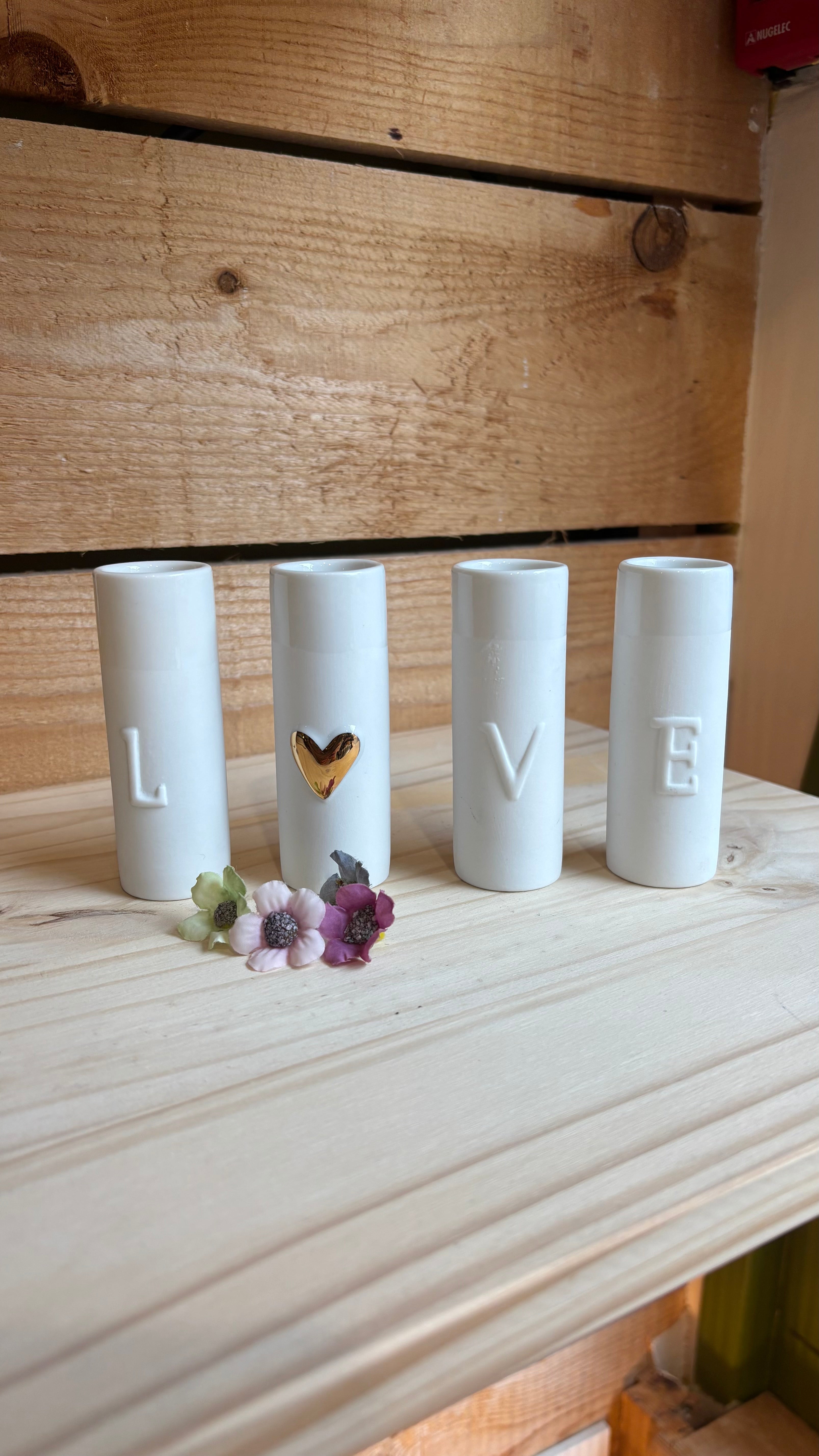 Soliflores en Porcelaine Love H9 cm x D 3.5 cm
