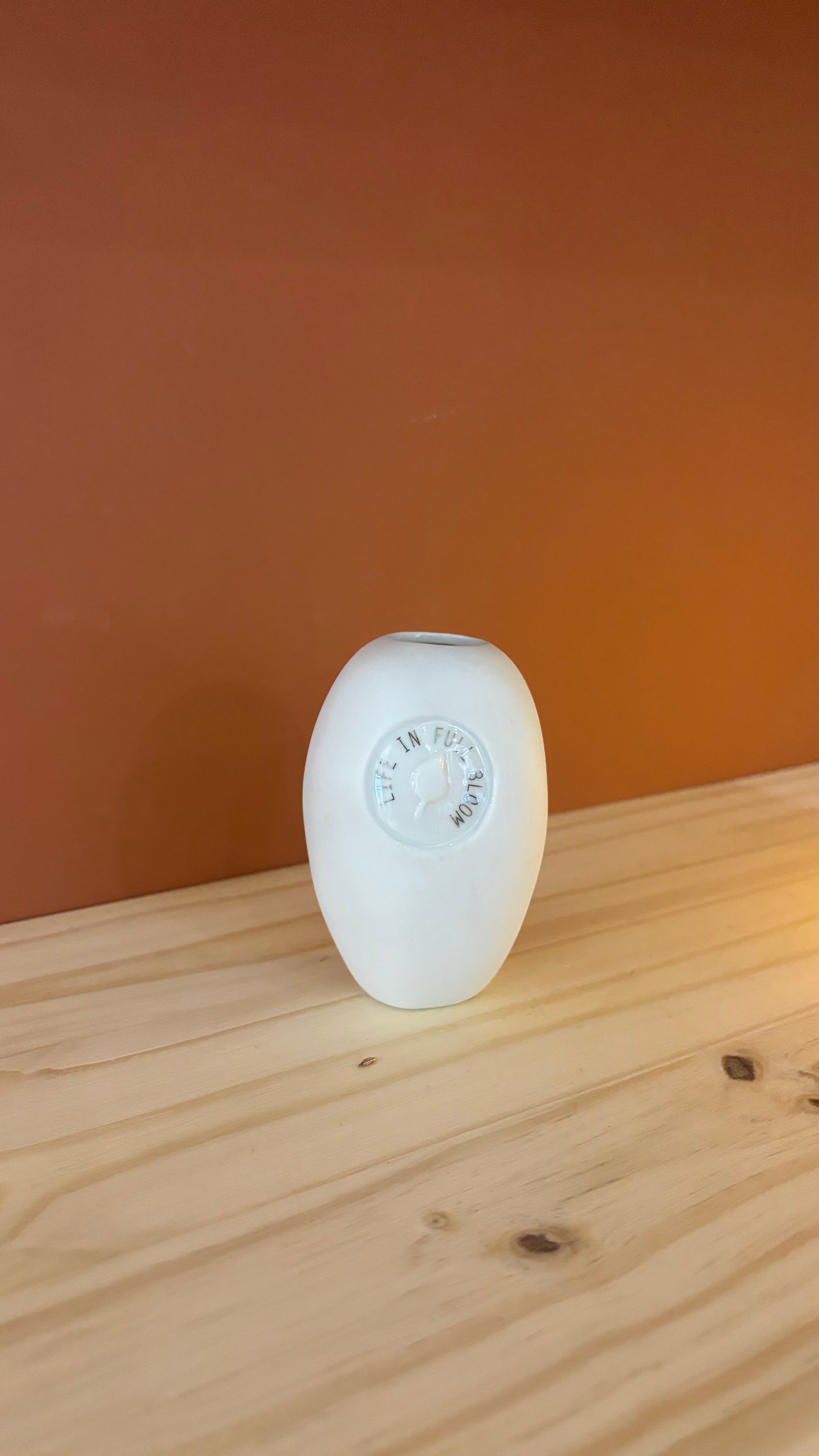 Vase “Life in a Full Bloom” – Räder Design